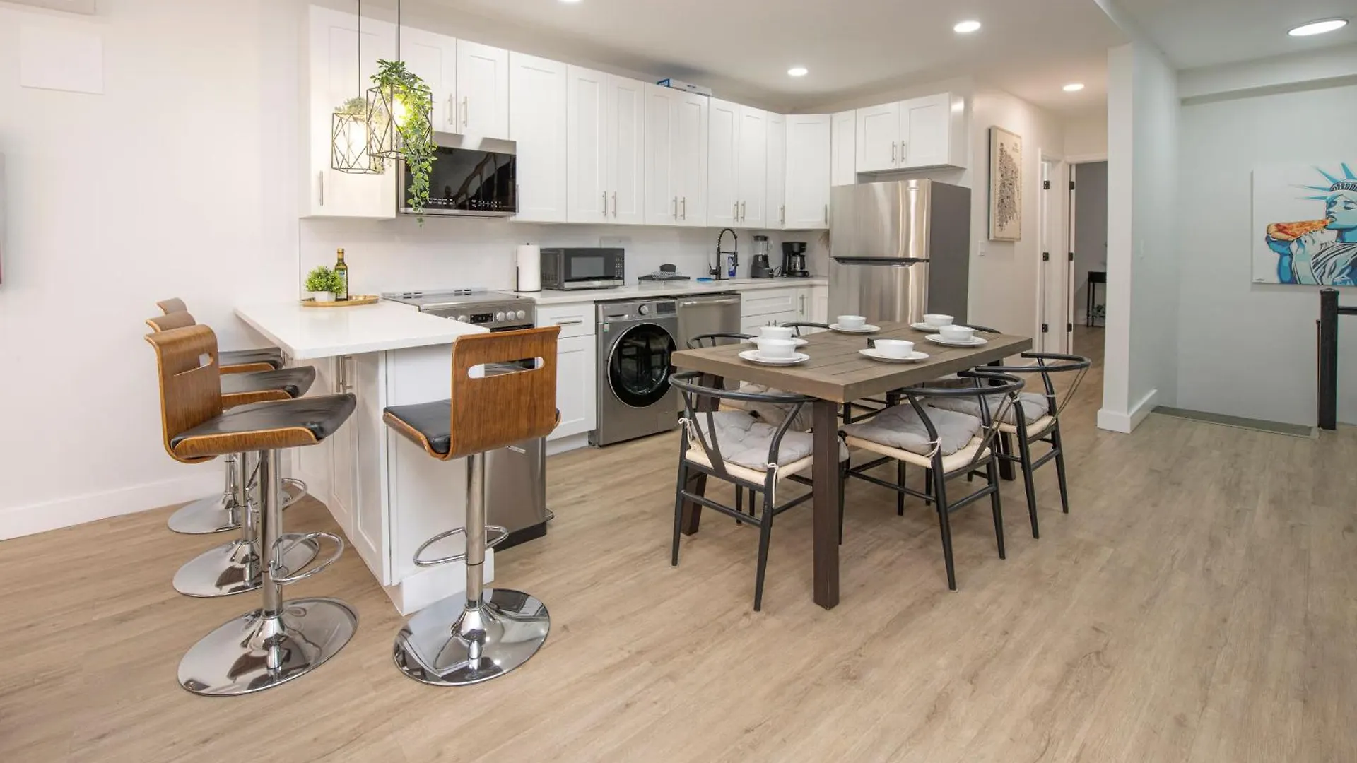 Sophisticated 4 Bedroom Duplex In The Heart Of Midtown New York